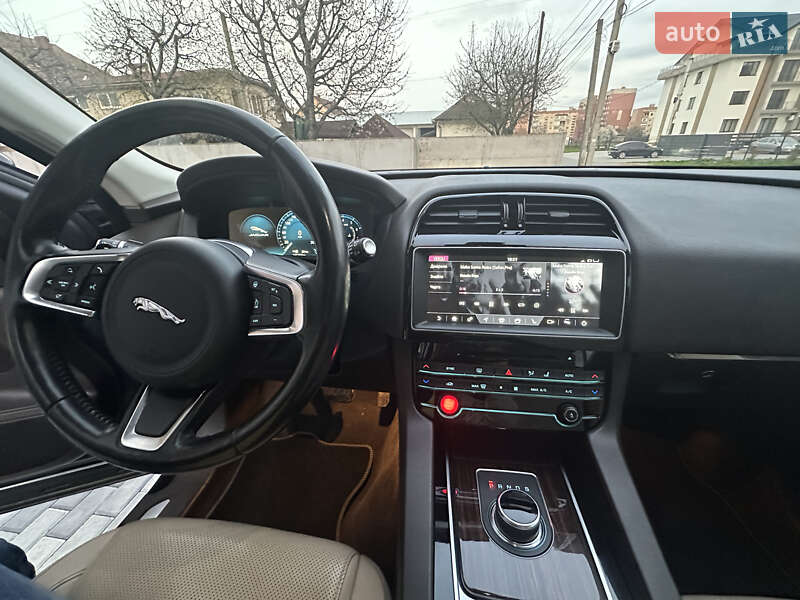 Внедорожник / Кроссовер Jaguar F-Pace 2017 в Мукачево фото 43 Внедорожник / Кроссовер Jaguar F-Pace 2017 в Мукачево