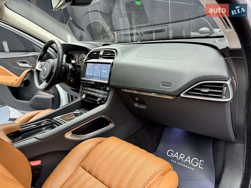 Позашляховик / Кросовер Jaguar F-Pace 2017 в Києві фото 69 Позашляховик / Кросовер Jaguar F-Pace 2017 в Києві