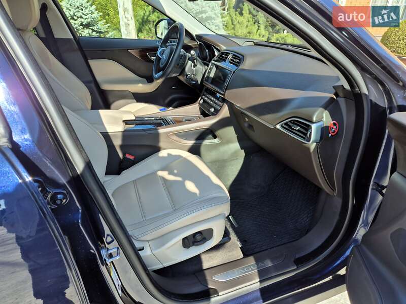 Внедорожник / Кроссовер Jaguar F-Pace 2017 в Киеве