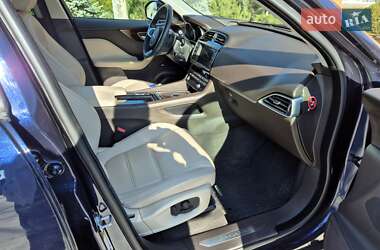 Внедорожник / Кроссовер Jaguar F-Pace 2017 в 