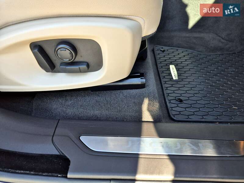 Внедорожник / Кроссовер Jaguar F-Pace 2017 в Киеве