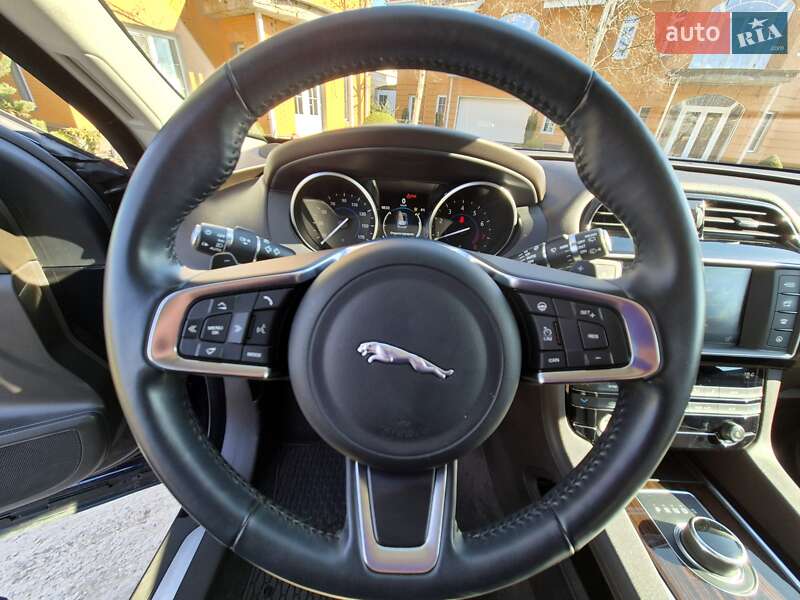 Позашляховик / Кросовер Jaguar F-Pace 2017 в Києві