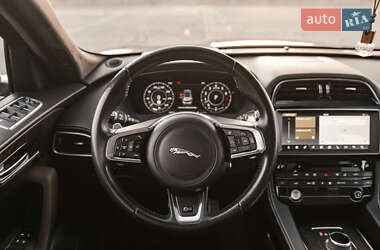 Внедорожник / Кроссовер Jaguar F-Pace 2019 в 