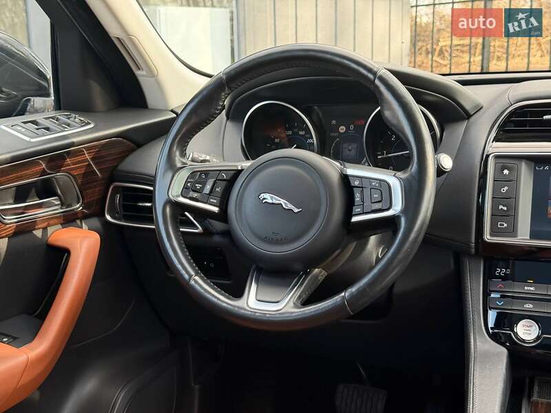 Позашляховик / Кросовер Jaguar F-Pace 2017 в Хмельницькому фото 30 Позашляховик / Кросовер Jaguar F-Pace 2017 в Хмельницькому