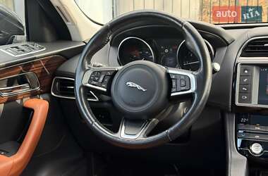 Внедорожник / Кроссовер Jaguar F-Pace 2017 в 
