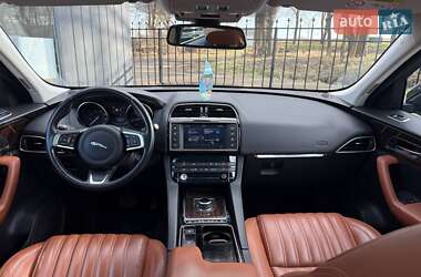 Внедорожник / Кроссовер Jaguar F-Pace 2017 в 
