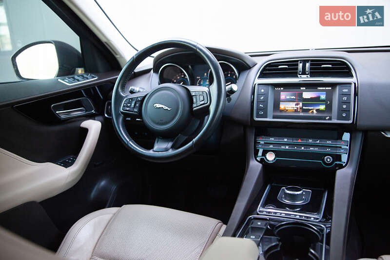 Внедорожник / Кроссовер Jaguar F-Pace 2016 в Киеве фото 21 Внедорожник / Кроссовер Jaguar F-Pace 2016 в Киеве