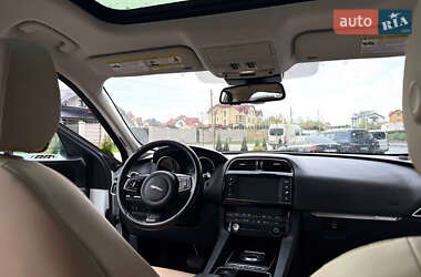 Позашляховик / Кросовер Jaguar F-Pace 2017 в 