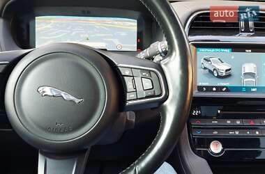 Позашляховик / Кросовер Jaguar F-Pace 2016 в 