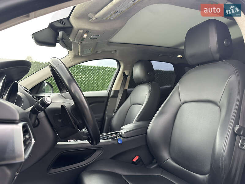 Позашляховик / Кросовер Jaguar F-Pace 2018 в Києві