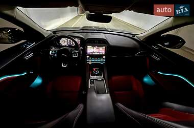 Позашляховик / Кросовер Jaguar F-Pace 2019 в 