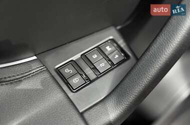Внедорожник / Кроссовер Jaguar F-Pace 2016 в 
