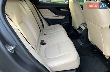 Позашляховик / Кросовер Jaguar F-Pace 2016 в 