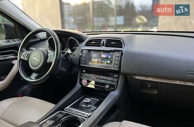 Позашляховик / Кросовер Jaguar F-Pace 2016 в 