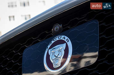Позашляховик / Кросовер Jaguar F-Pace 2017 в 