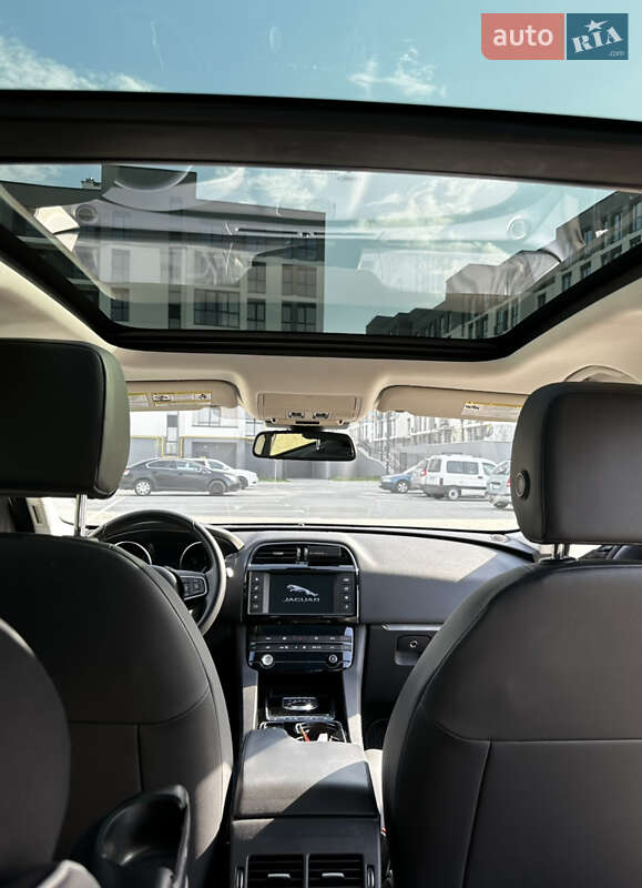 Внедорожник / Кроссовер Jaguar F-Pace 2016 в Черкассах