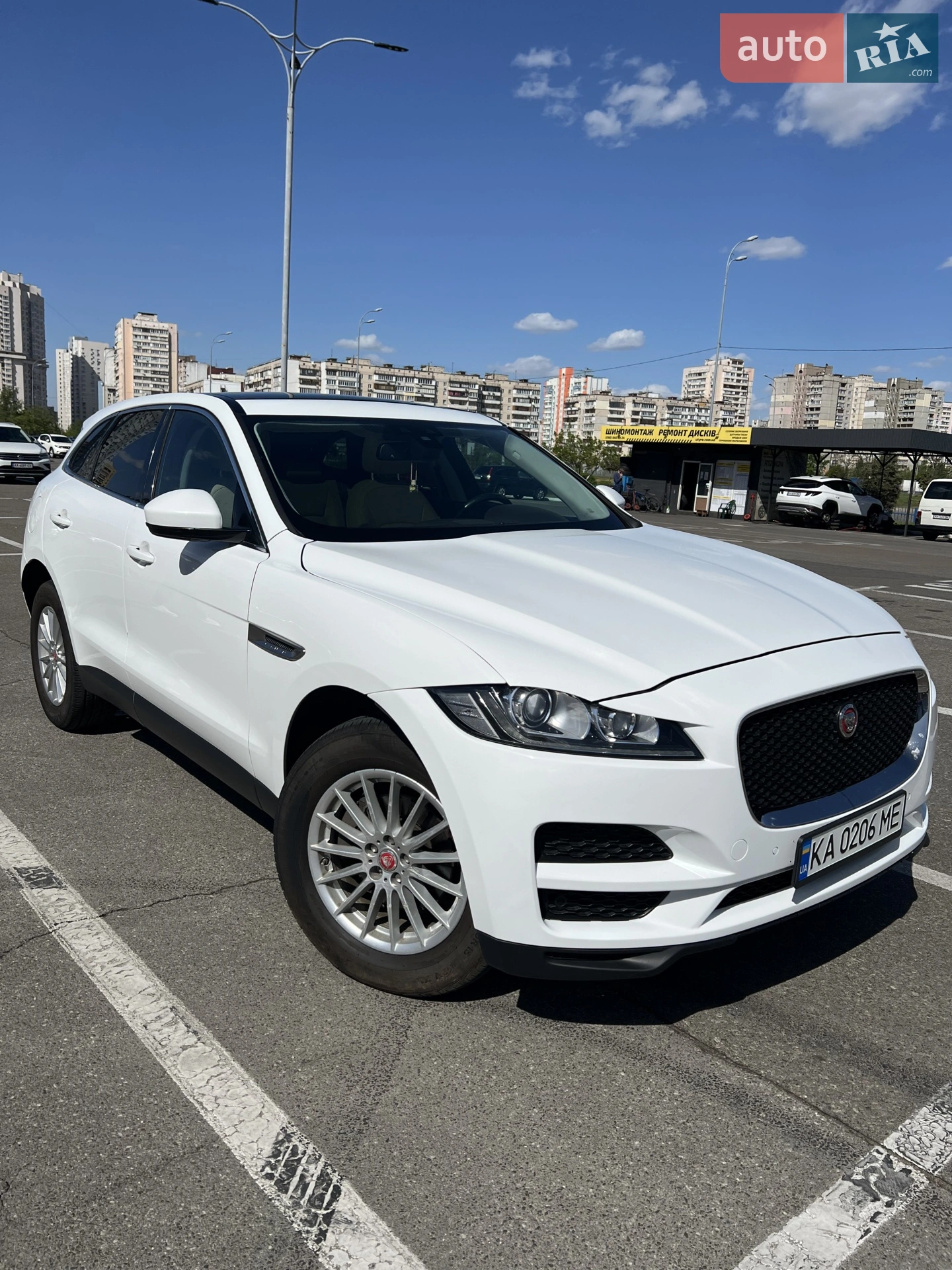 2017 Jaguar F-Pace - мініатюра 2