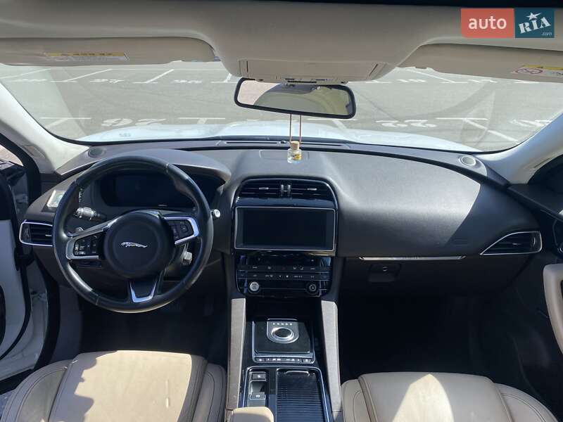 Внедорожник / Кроссовер Jaguar F-Pace 2017 в Киеве