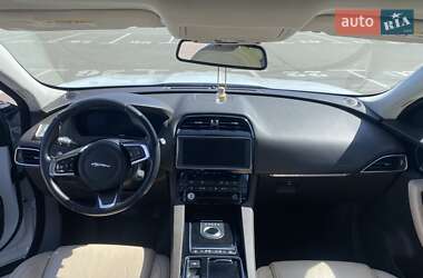 Внедорожник / Кроссовер Jaguar F-Pace 2017 в 