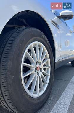 Внедорожник / Кроссовер Jaguar F-Pace 2017 в 