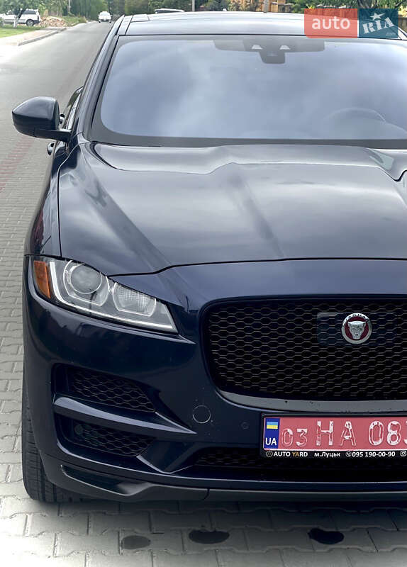 Внедорожник / Кроссовер Jaguar F-Pace 2019 в Луцке