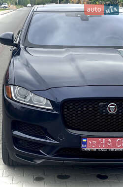 Позашляховик / Кросовер Jaguar F-Pace 2019 в 