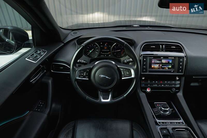 Внедорожник / Кроссовер Jaguar F-Pace 2017 в Киеве