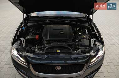 Внедорожник / Кроссовер Jaguar F-Pace 2017 в 