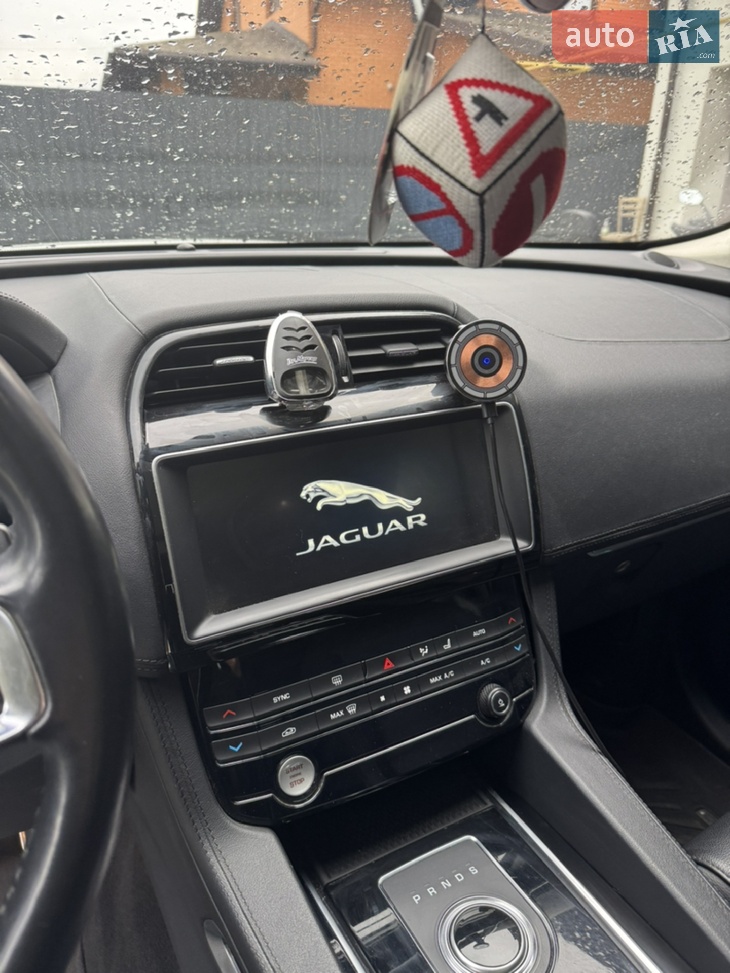 2018 Jaguar F-Pace - мініатюра 12