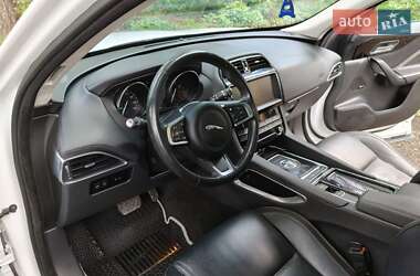 Внедорожник / Кроссовер Jaguar F-Pace 2019 в 