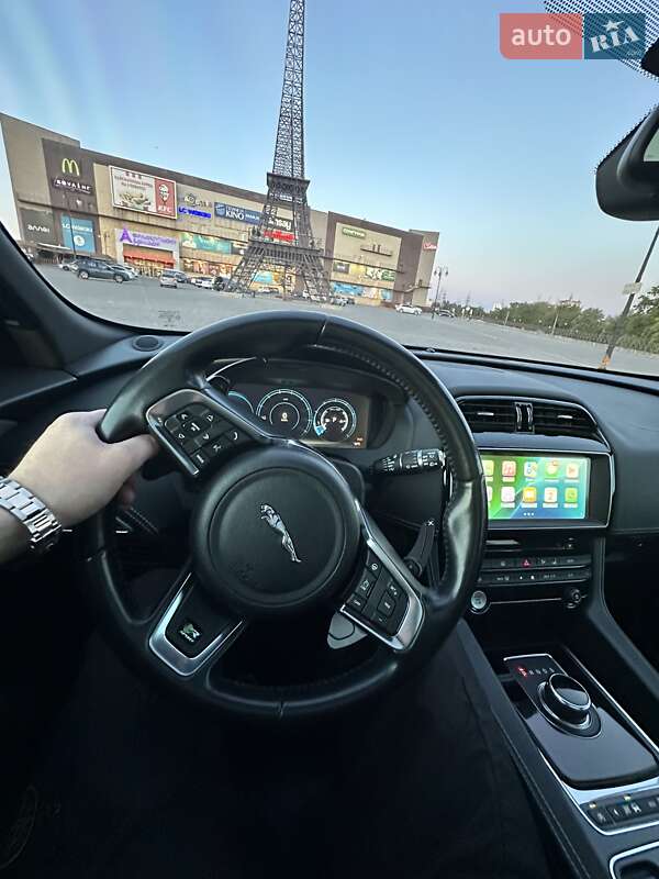 Внедорожник / Кроссовер Jaguar F-Pace 2016 в Харькове