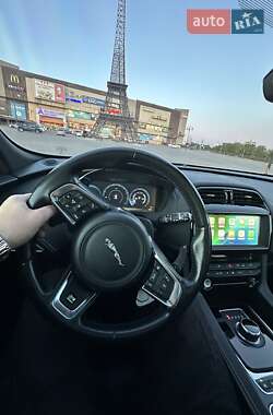 Внедорожник / Кроссовер Jaguar F-Pace 2016 в 