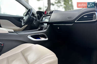 Позашляховик / Кросовер Jaguar F-Pace 2019 в 