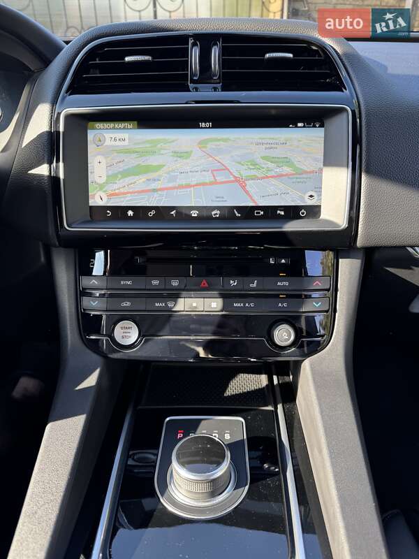 Внедорожник / Кроссовер Jaguar F-Pace 2016 в Киеве