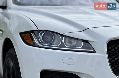 Внедорожник / Кроссовер Jaguar F-Pace 2018 в 