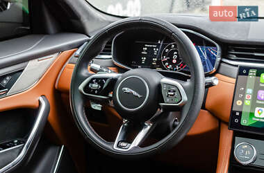 Внедорожник / Кроссовер Jaguar F-Pace 2021 в 