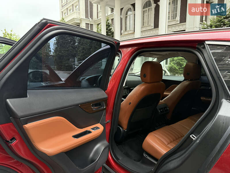 Позашляховик / Кросовер Jaguar F-Pace 2017 в Києві