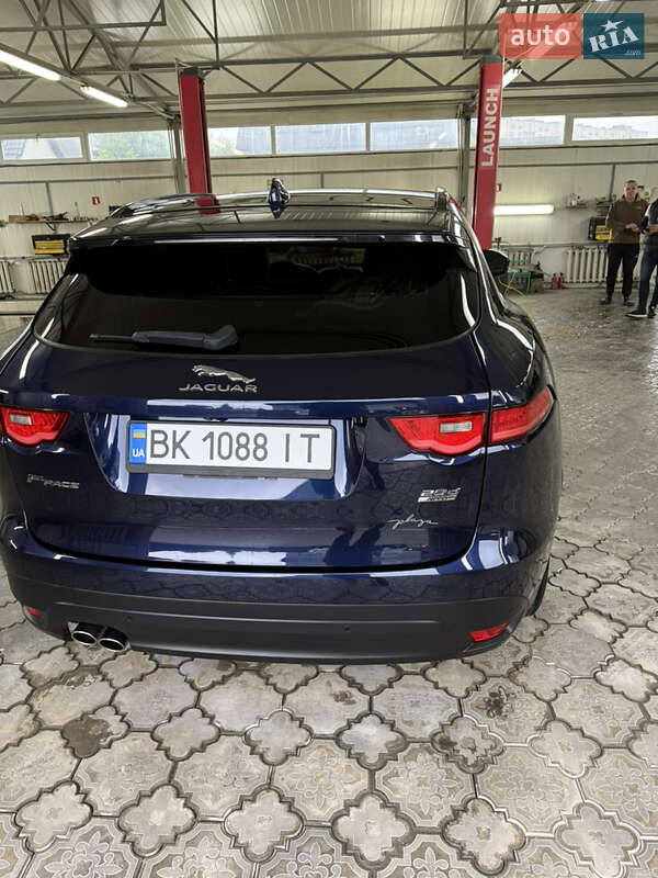Внедорожник / Кроссовер Jaguar F-Pace 2017 в Ровно