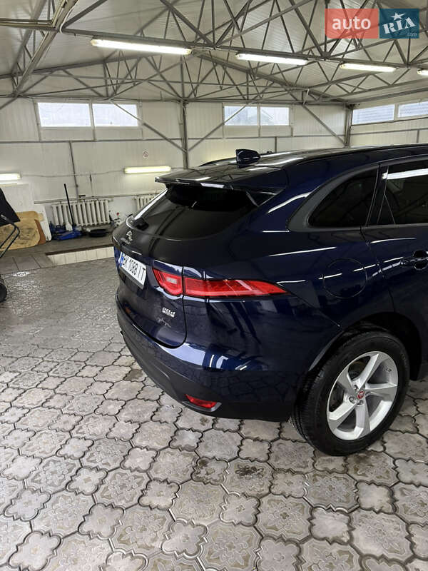 Внедорожник / Кроссовер Jaguar F-Pace 2017 в Ровно