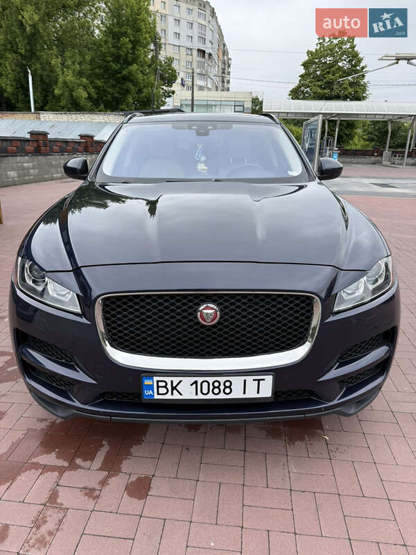 Внедорожник / Кроссовер Jaguar F-Pace 2017 в Ровно