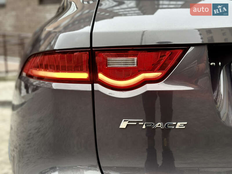 Позашляховик / Кросовер Jaguar F-Pace 2016 в Житомирі