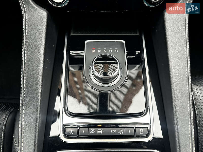 Позашляховик / Кросовер Jaguar F-Pace 2016 в Житомирі