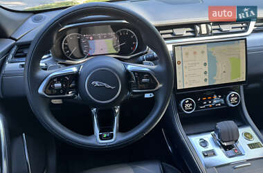 Внедорожник / Кроссовер Jaguar F-Pace 2021 в 