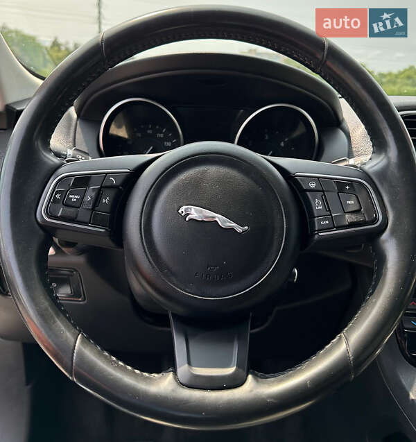 Позашляховик / Кросовер Jaguar F-Pace 2017 в Полтаві