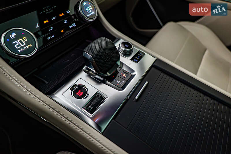 Внедорожник / Кроссовер Jaguar F-Pace 2021 в Киеве