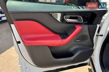 Внедорожник / Кроссовер Jaguar F-Pace 2016 в 