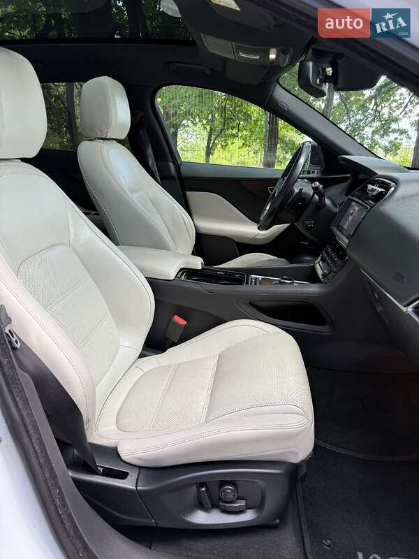 Внедорожник / Кроссовер Jaguar F-Pace 2016 в Чернигове