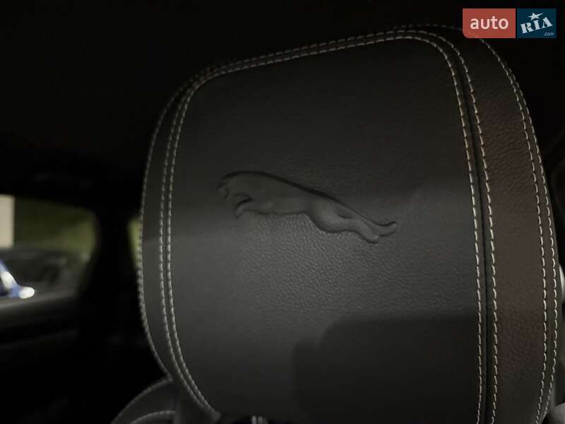 Внедорожник / Кроссовер Jaguar F-Pace 2021 в Киеве