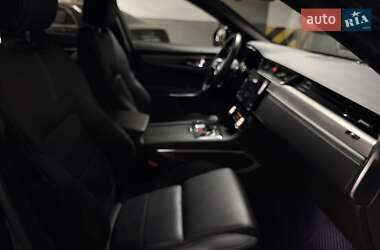 Внедорожник / Кроссовер Jaguar F-Pace 2021 в 