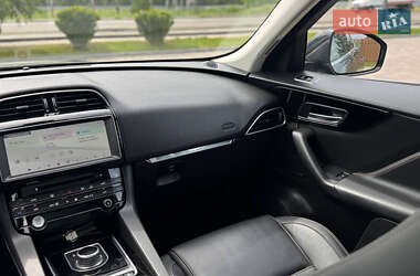 Позашляховик / Кросовер Jaguar F-Pace 2018 в 